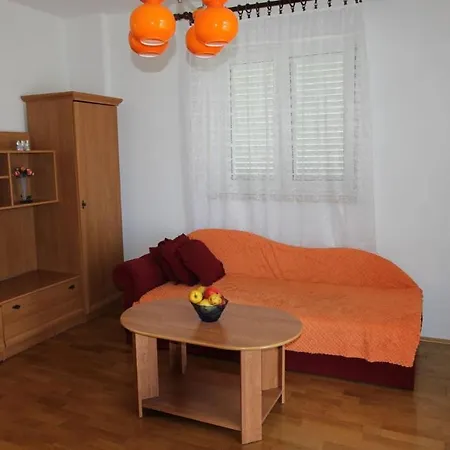 Ravlić Ana