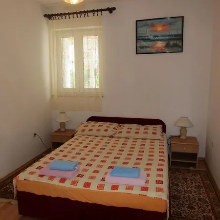 Ravlić Ana