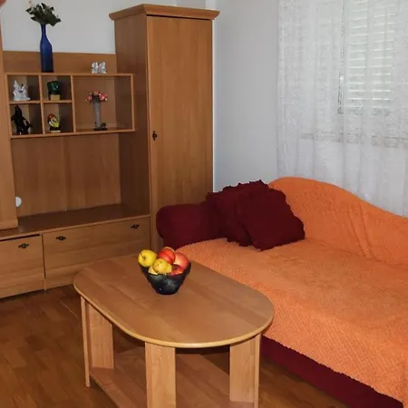 Ravlić Ana
