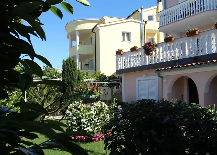 ゲストハウス Ravlic Ana マリンスカ