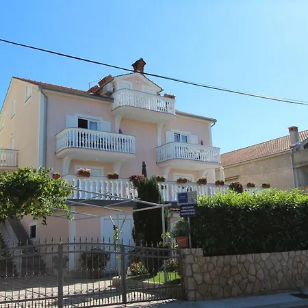 Ravlic Ana Affittacamere 3*